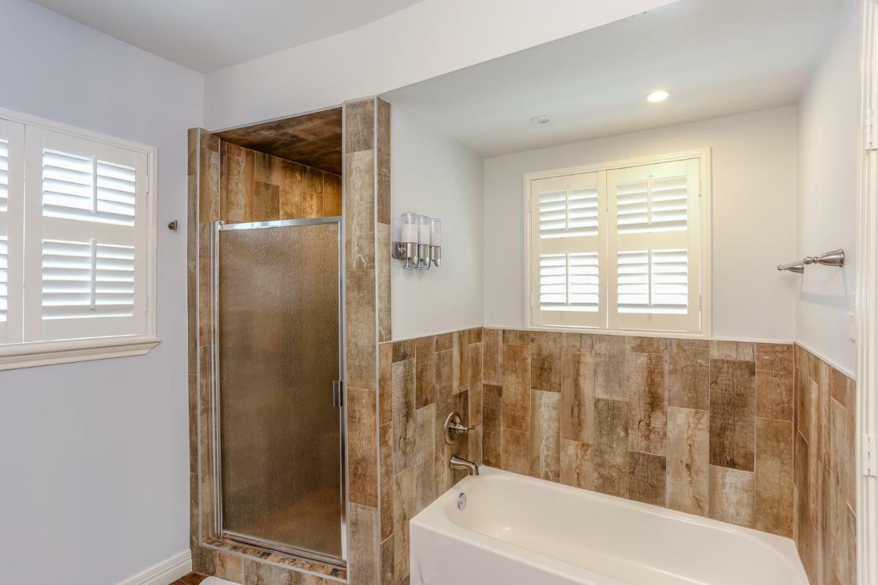 The Texas Bluebonnet - Metro Luxury *