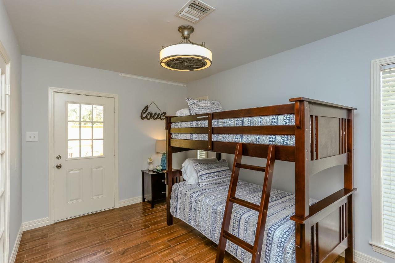 Villa The Texas Bluebonnet - Metro Luxury *