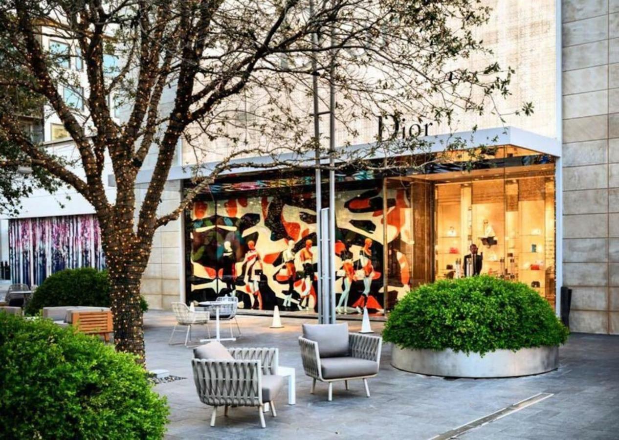 River Oaks Luxury Apartment