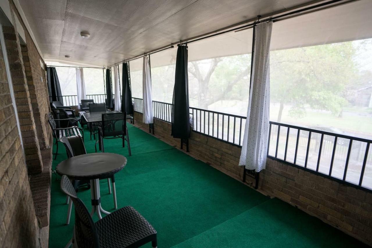 East Downtown Treetop Terrace * Houston