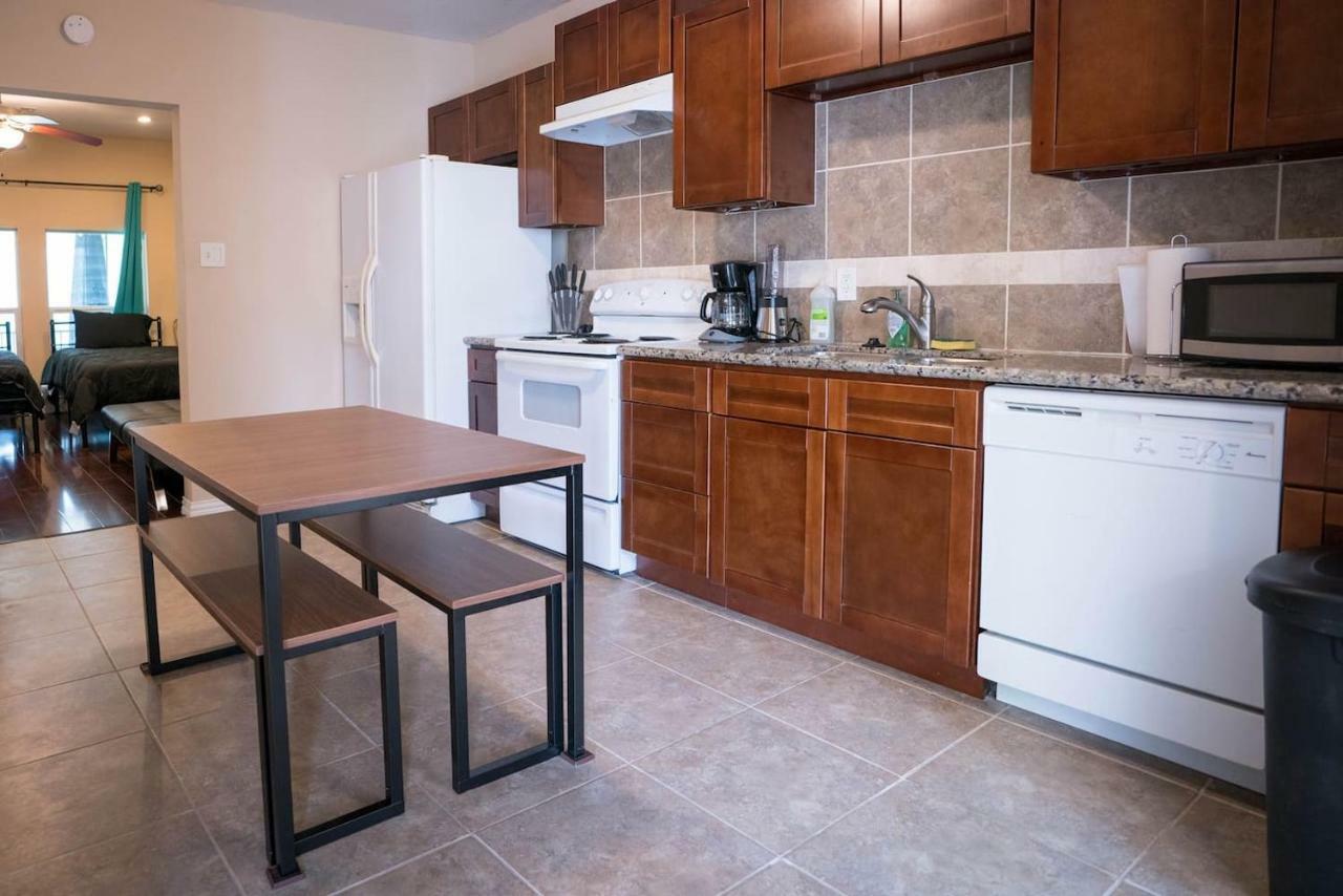East Downtown Treetop Terrace * Houston