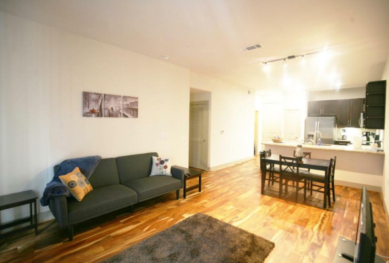 Apartment Midtown Luxury/main Street Wonder