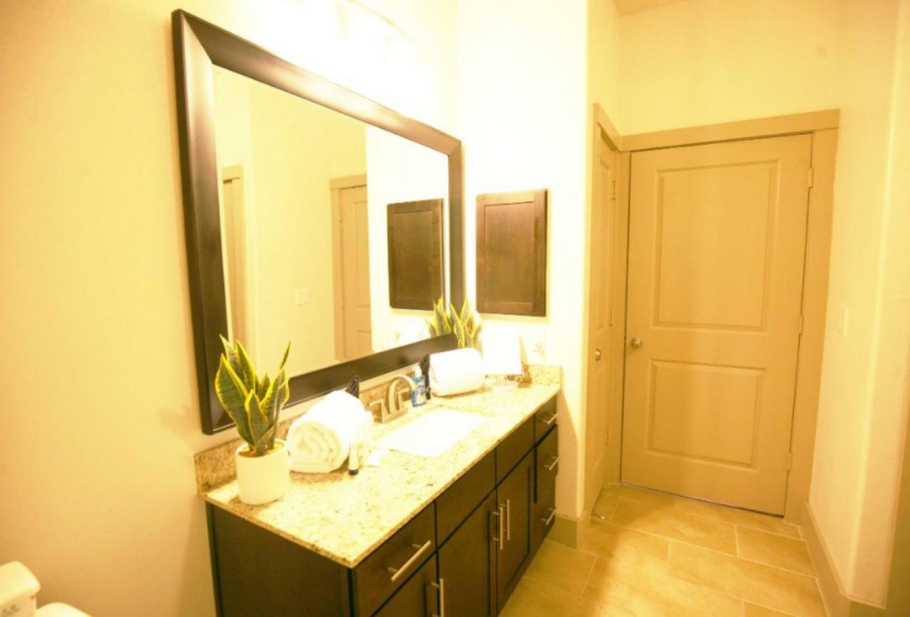 Midtown Luxury/main Street Wonder Apartment Houston
