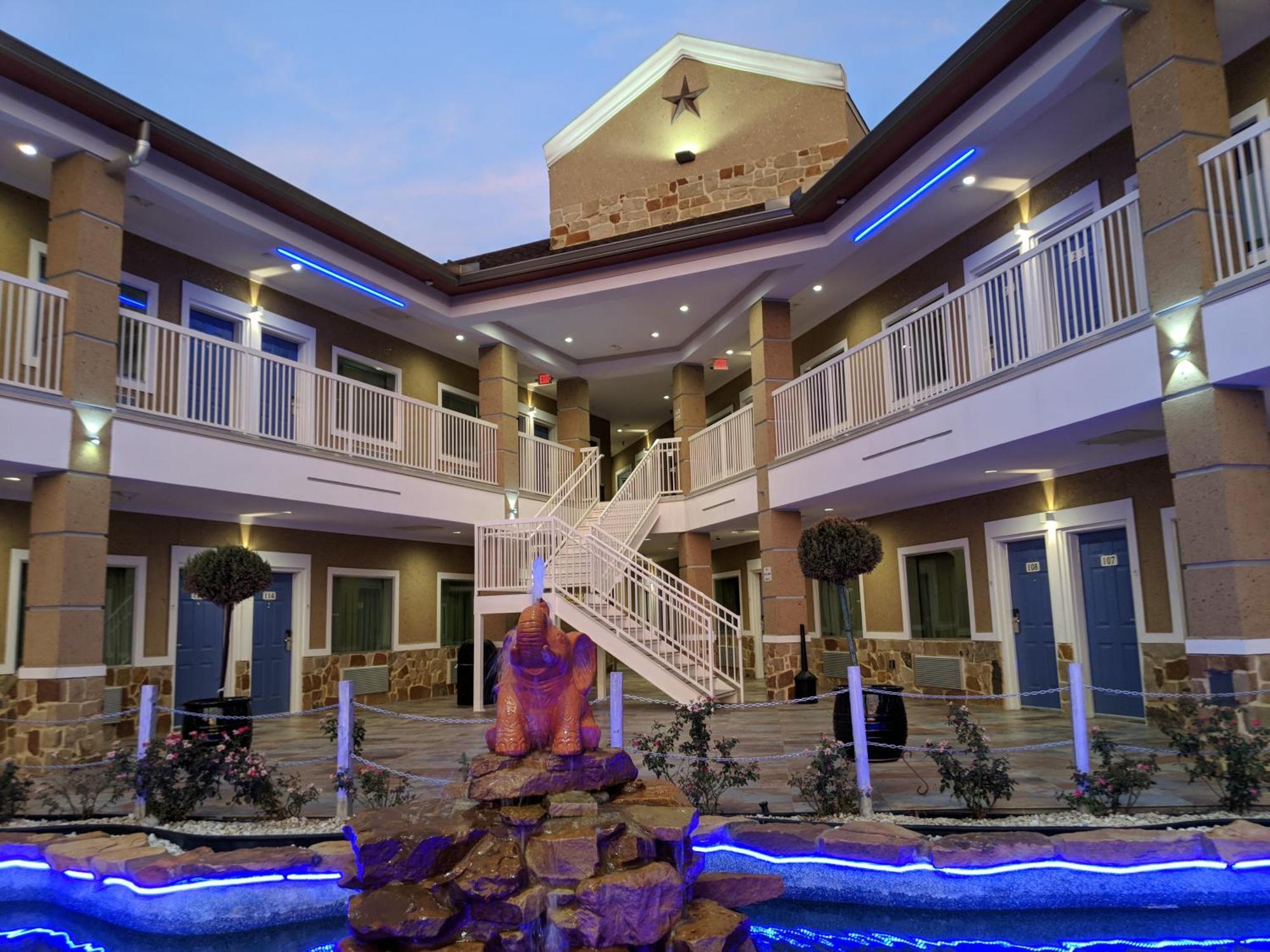 Hotel 6-houston, Tx - North 2*