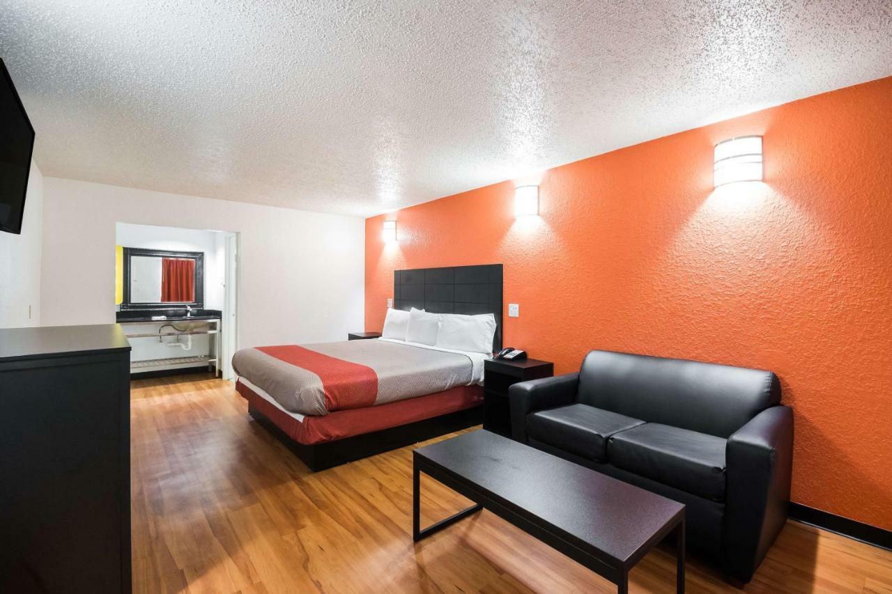 6-houston, Tx - Brookhollow 2* Houston