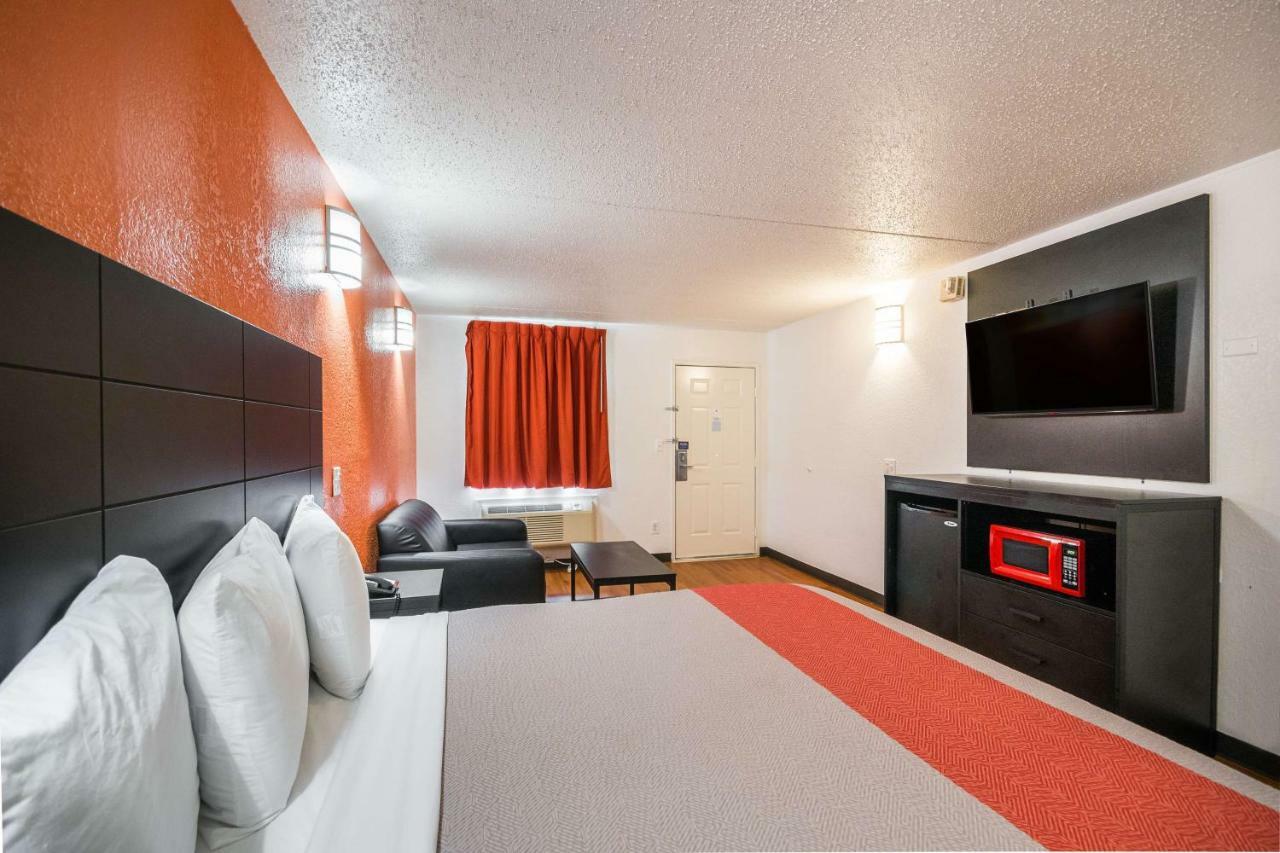 6-houston, Tx - Brookhollow Hotel