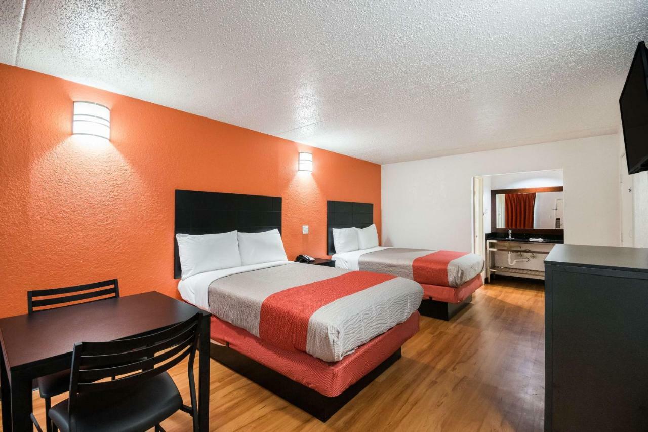 6-houston, Tx - Brookhollow 2* Houston