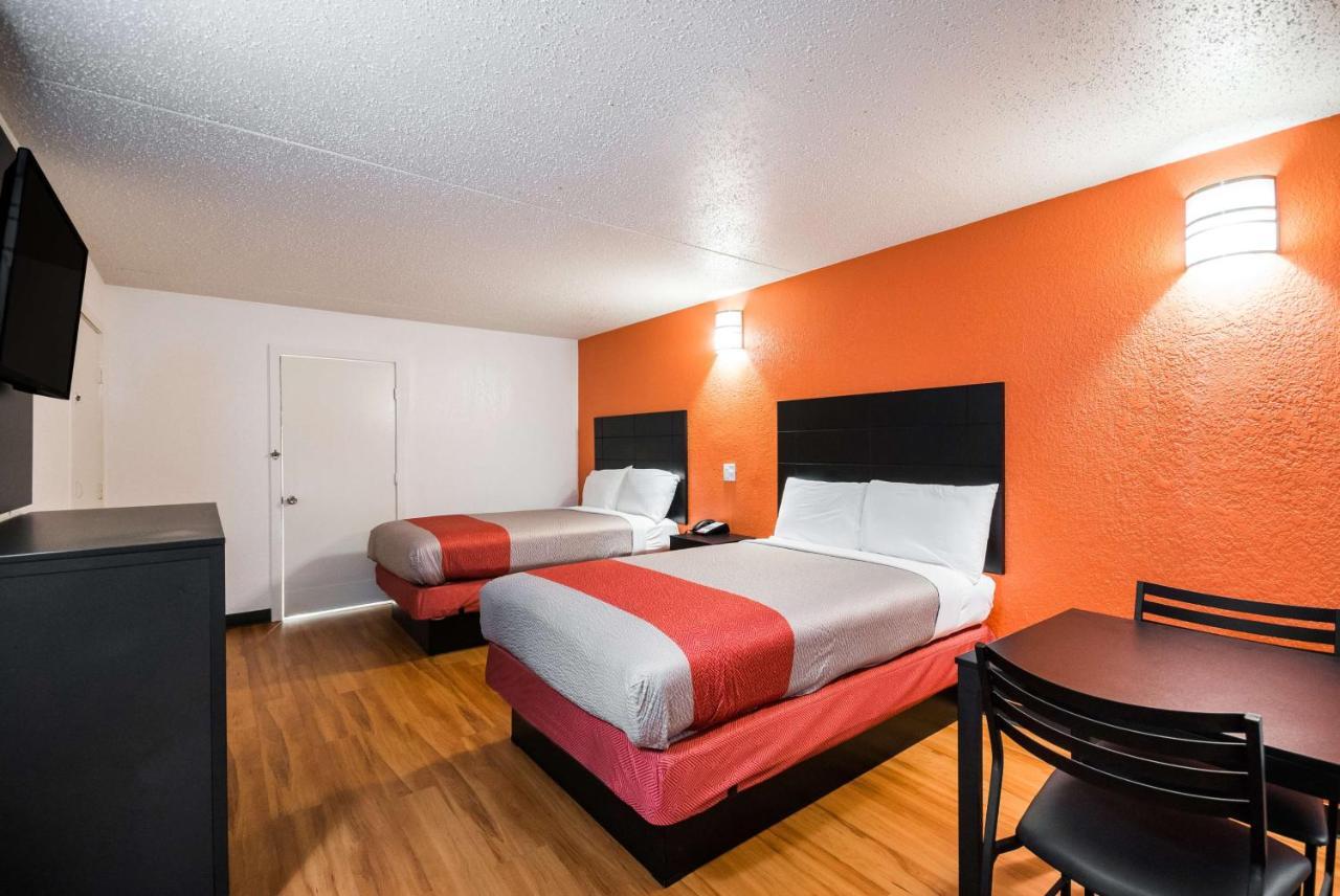 6-houston, Tx - Brookhollow Hotel