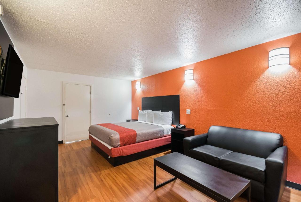 6-houston, Tx - Brookhollow Hotel