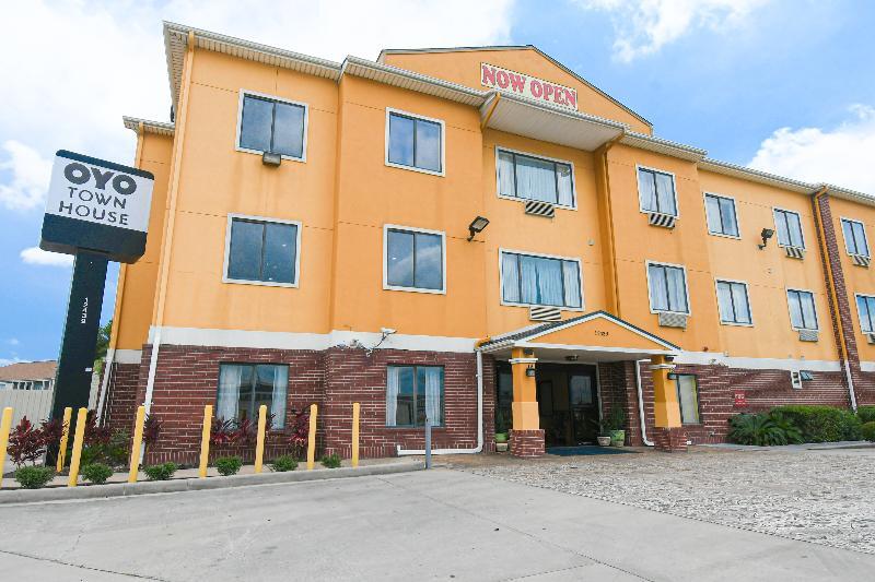 Hotel Baymont By Wyndham Brookhollow 2*