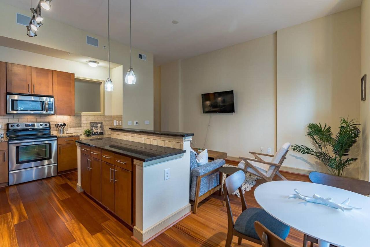 Central + Pool + Gym Apartment