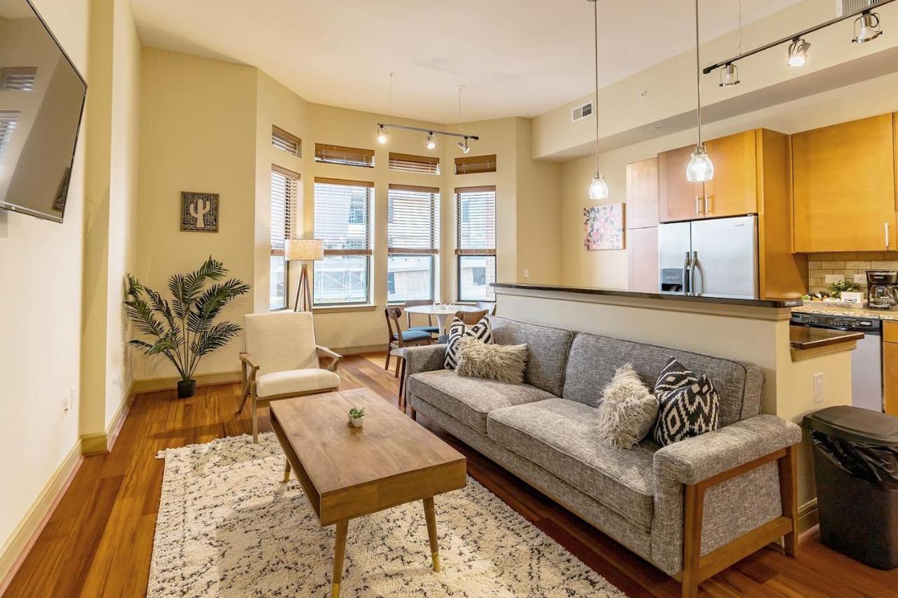 Apartment Central + Pool + Gym *