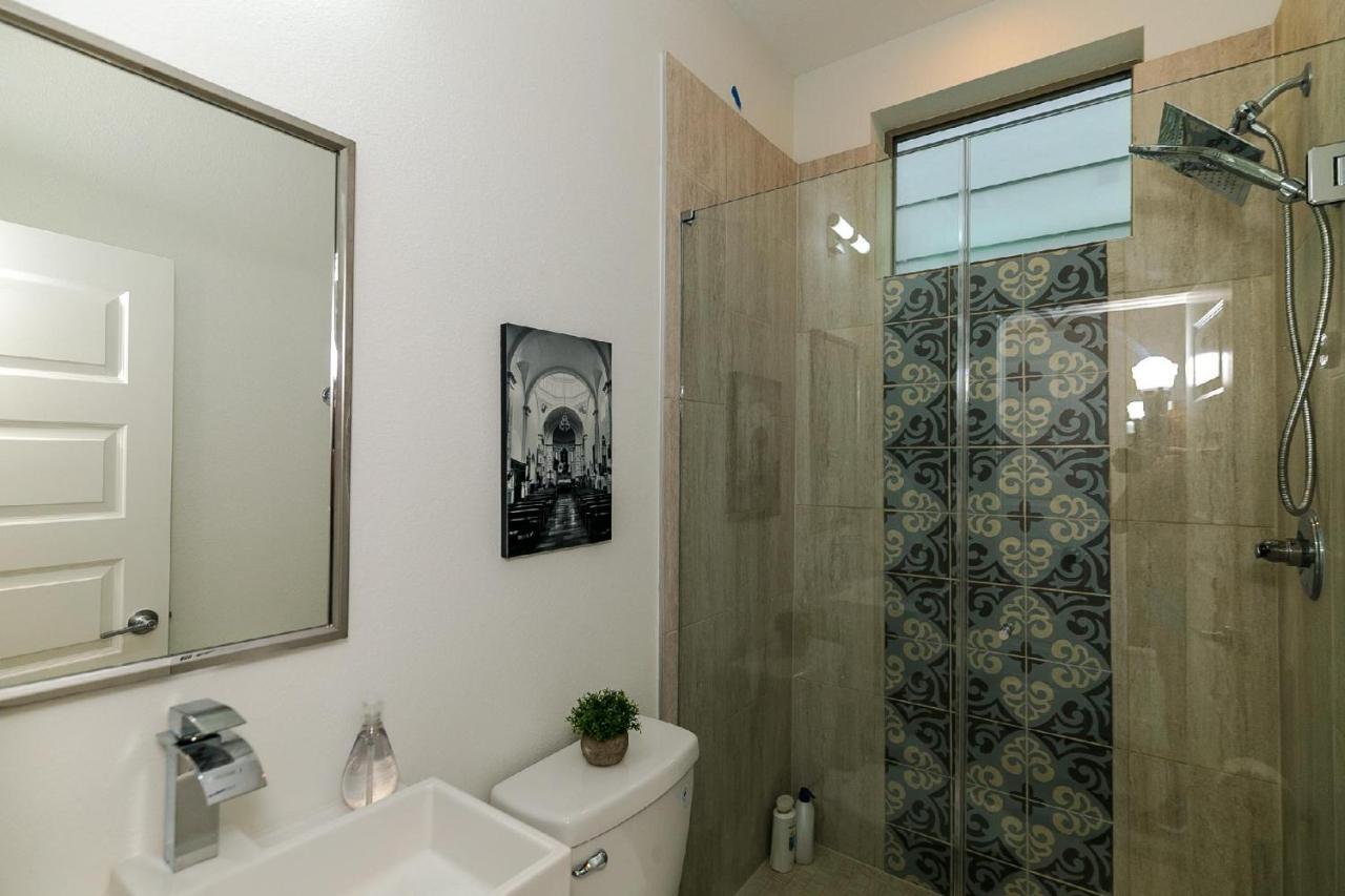 Eado Signature By Dunyha Holiday home Houston