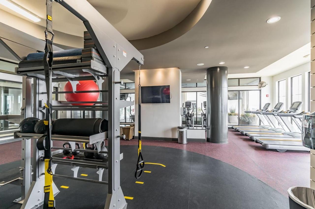 Central + Pool + Gym Apartment