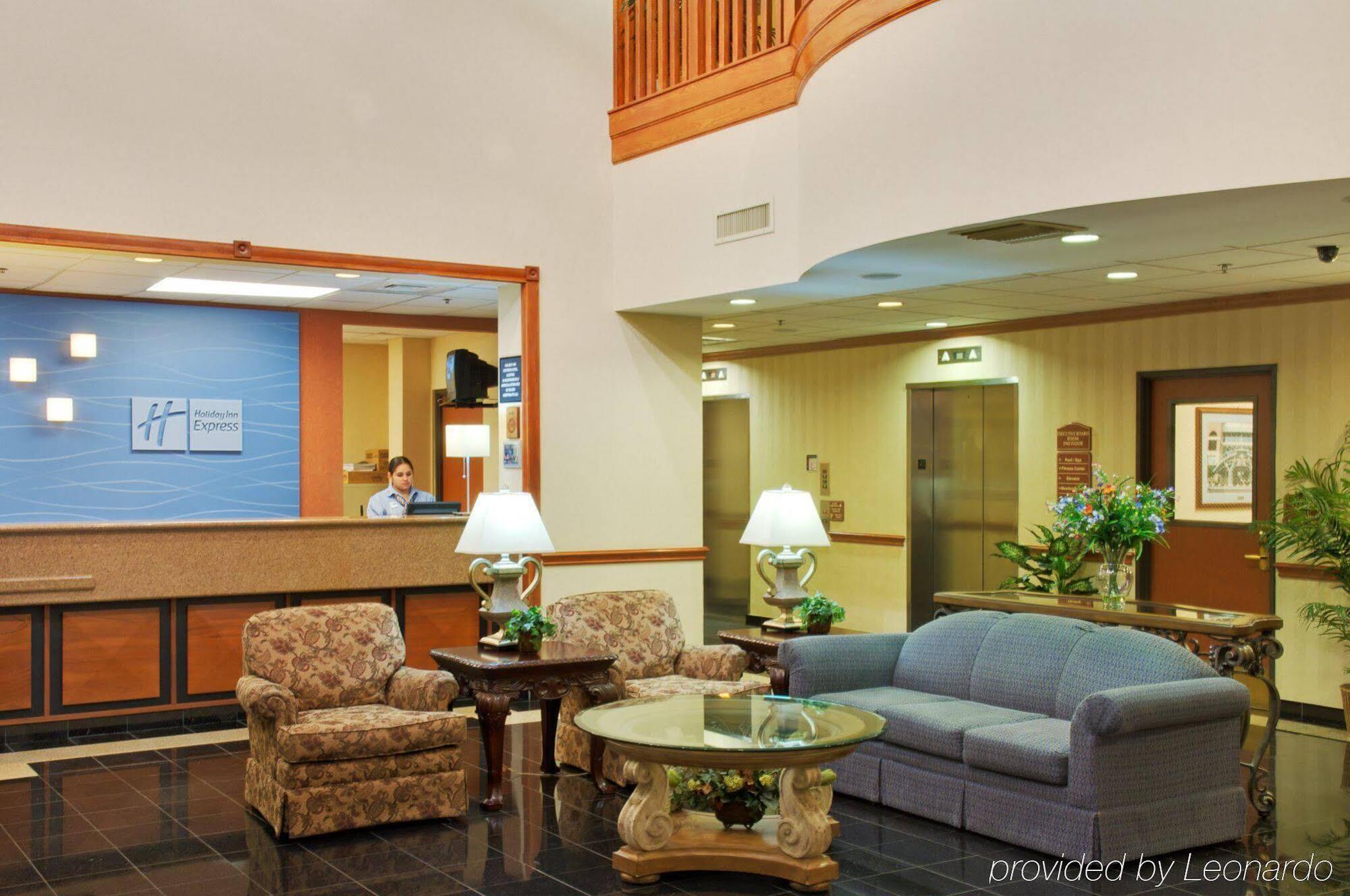 Holiday Express & - Memorial Park Area By Ihg Houston