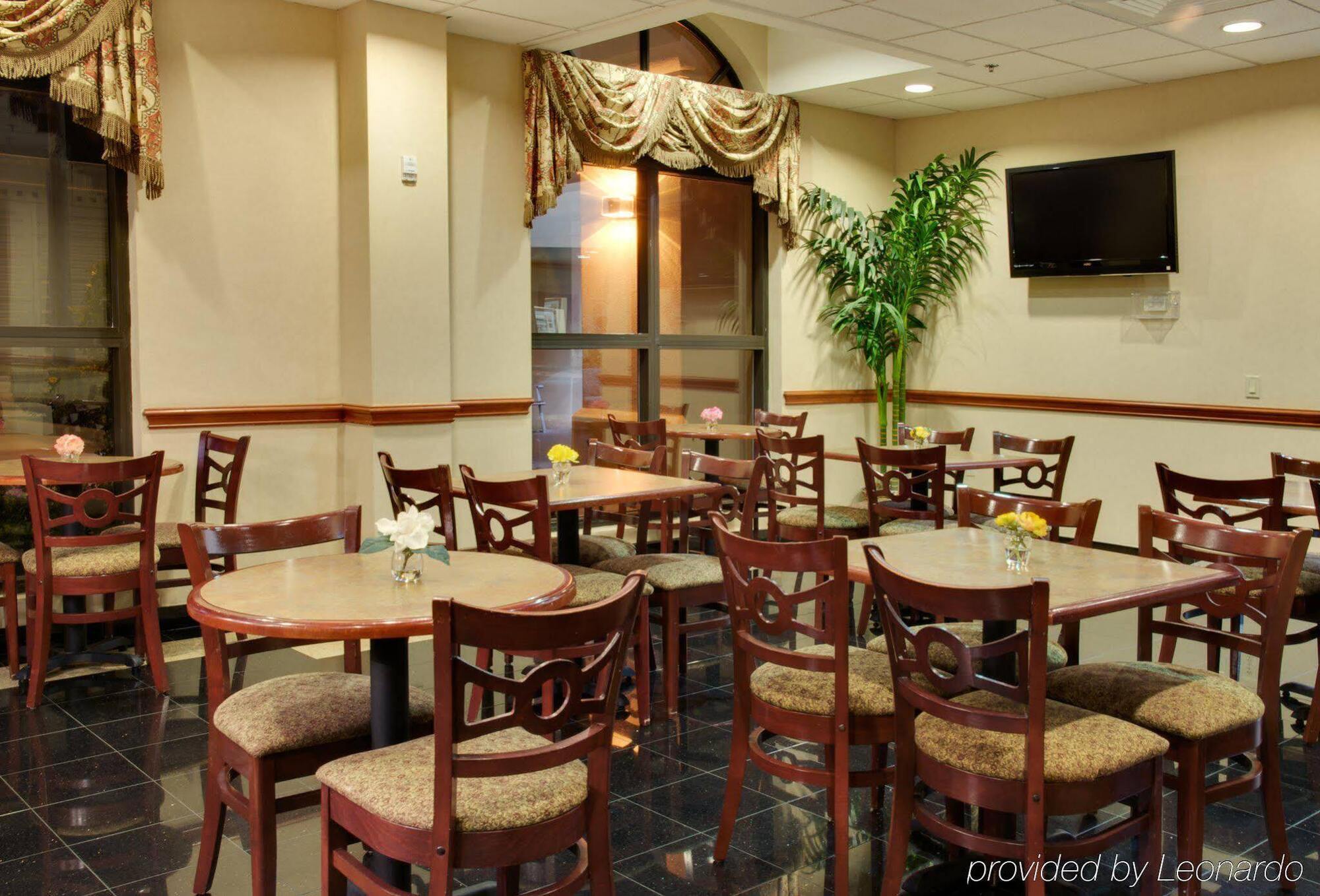Holiday Express & - Memorial Park Area By Ihg 3*