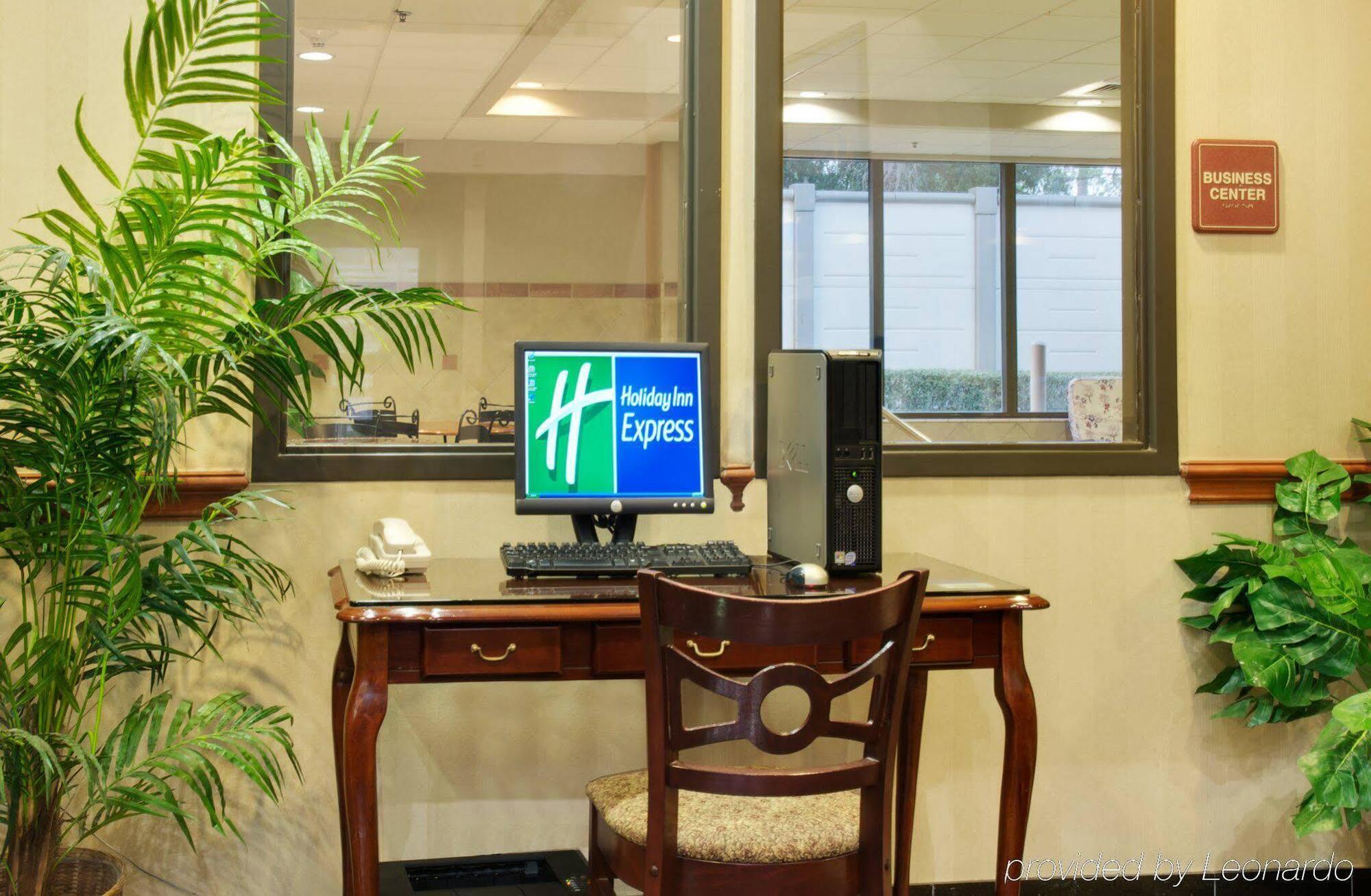 Holiday Express & - Memorial Park Area By Ihg 3*