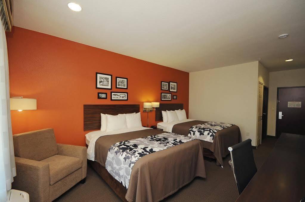Hotel Restwell & I-45 North Houston