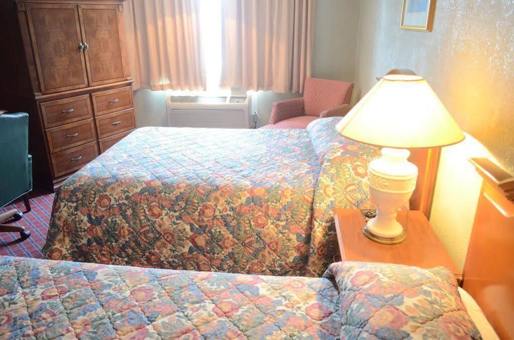 Motel Red Carpet Hornwood Drive Houston