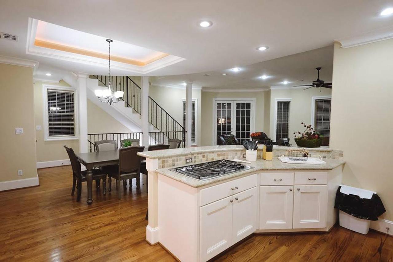 Downtown Museum District, Zoo, Parks, Nightlife! - Detering Apartment Houston