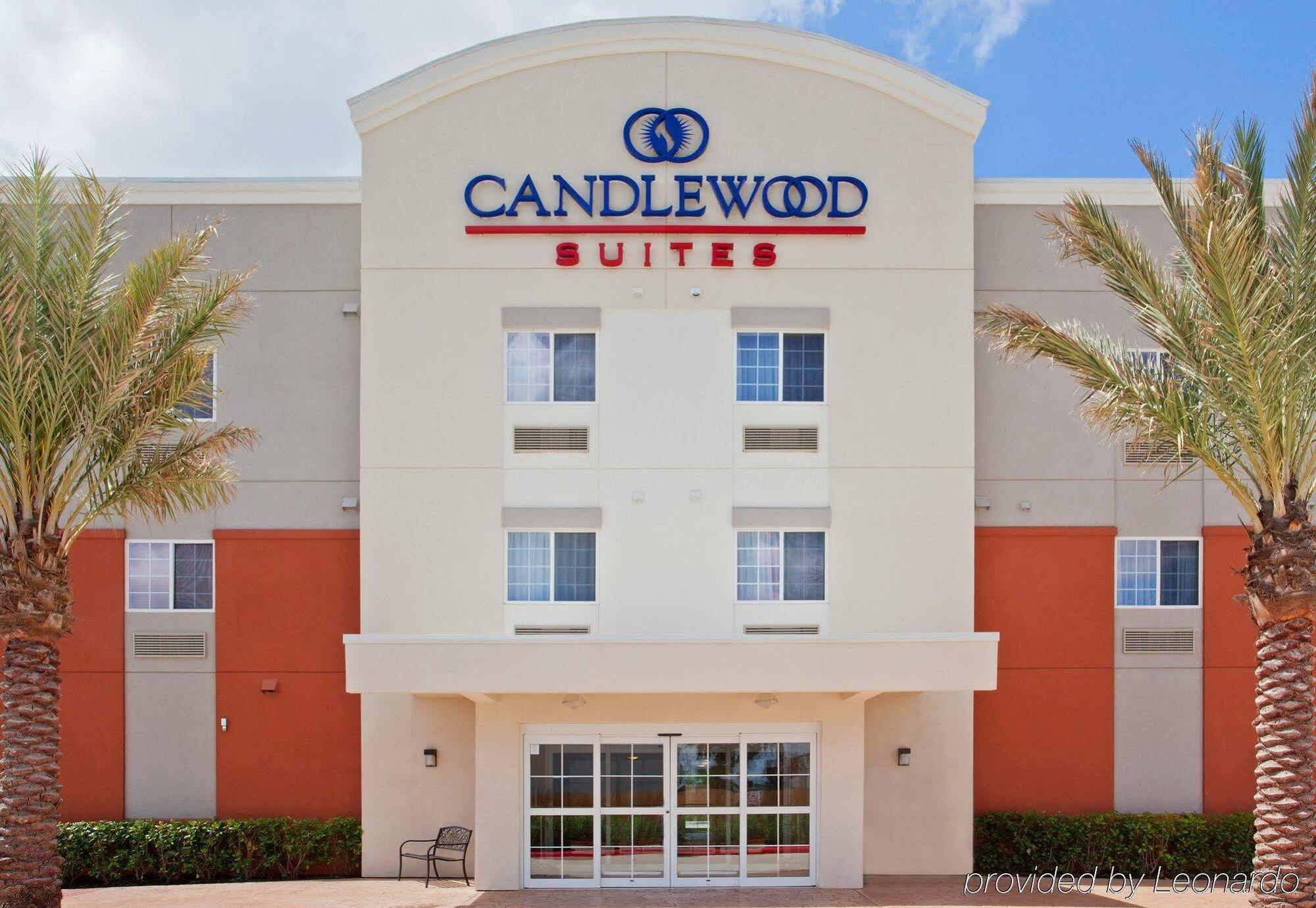 Candlewood Nw - Willowbrook, An Ihg 2*