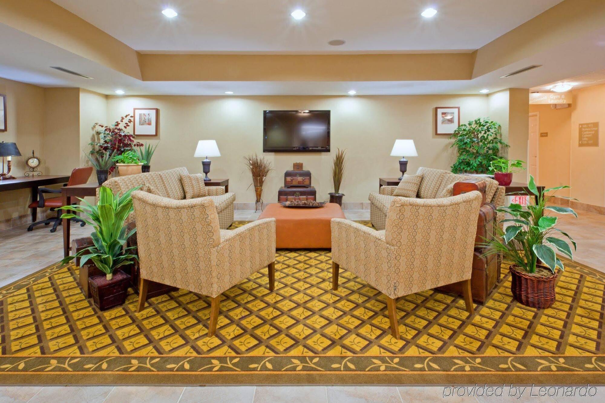Candlewood Nw - Willowbrook, An Ihg 2*
