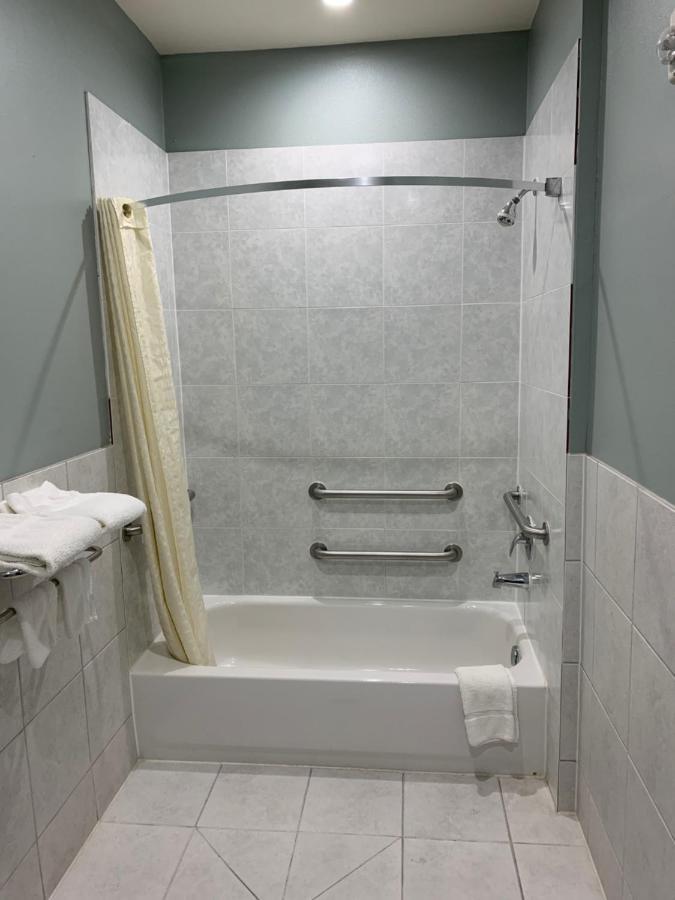 Crystal 2* Houston