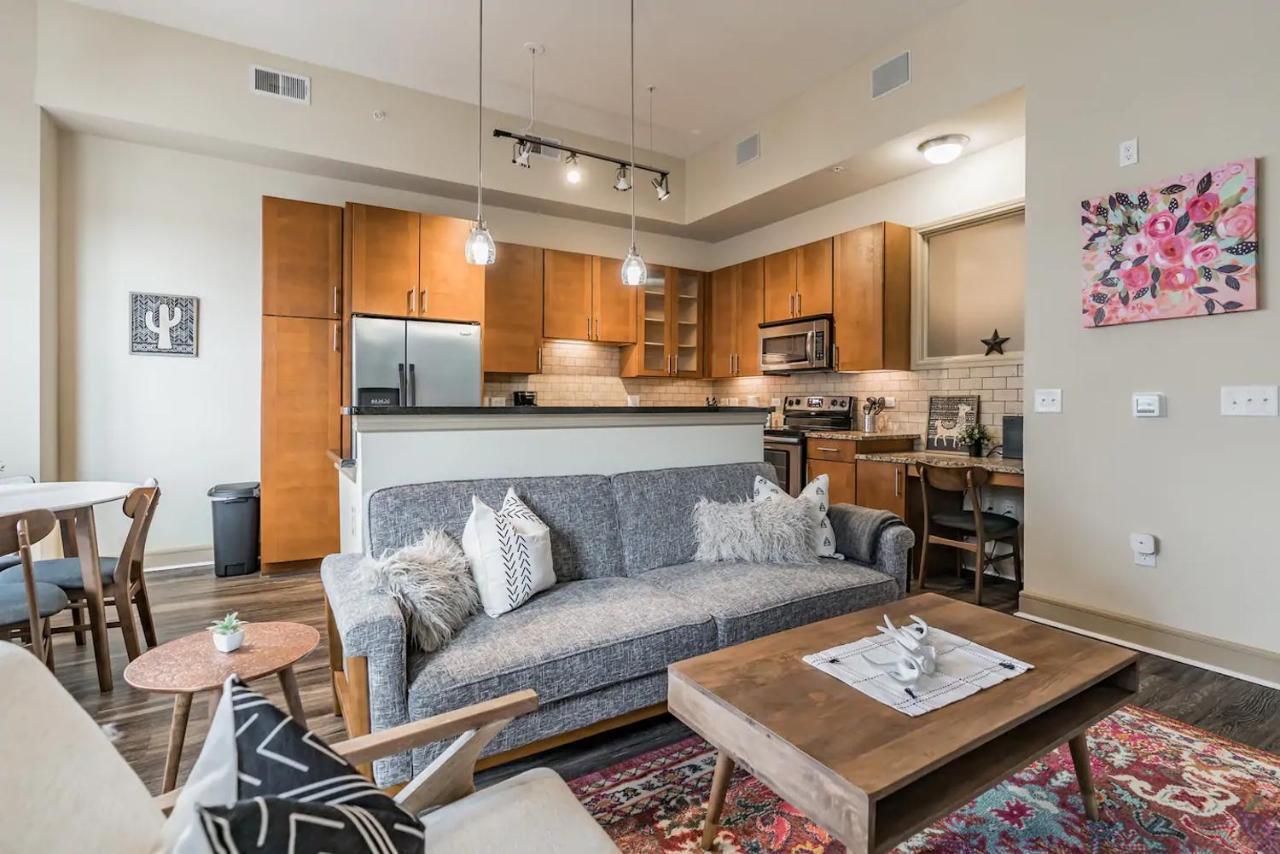 Spacious Flat + Gym + Pool Apartment *