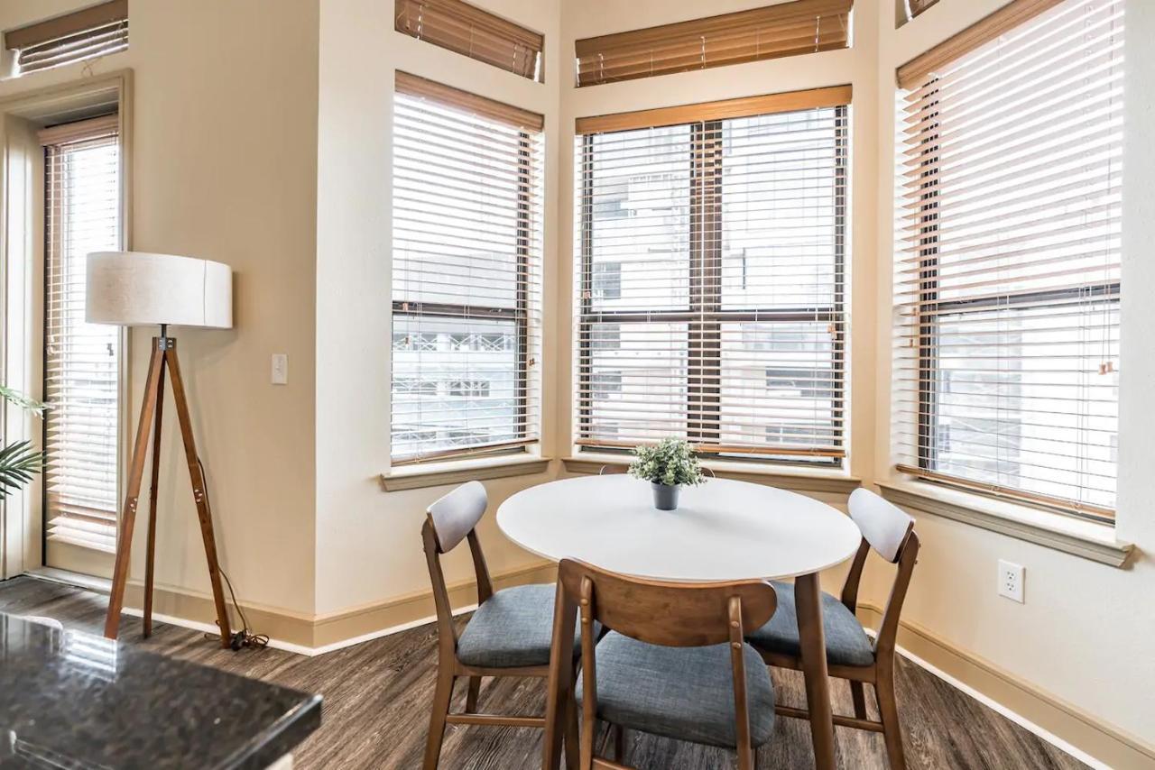 Spacious Flat + Gym + Pool Apartment Houston