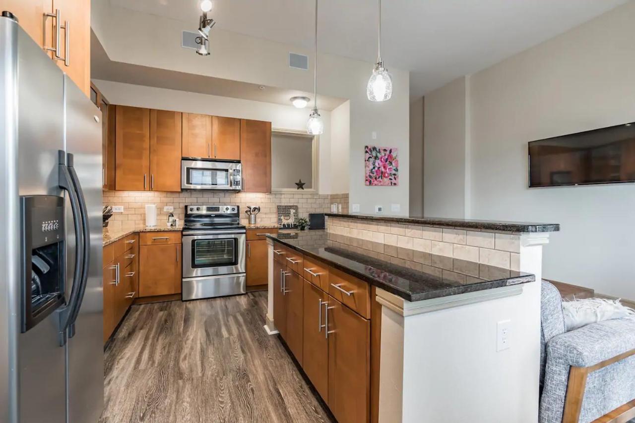 Spacious Flat + Gym + Pool * Houston