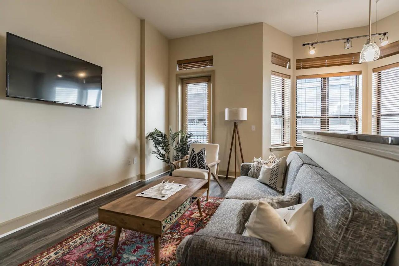 Spacious Flat + Gym + Pool Apartment Houston