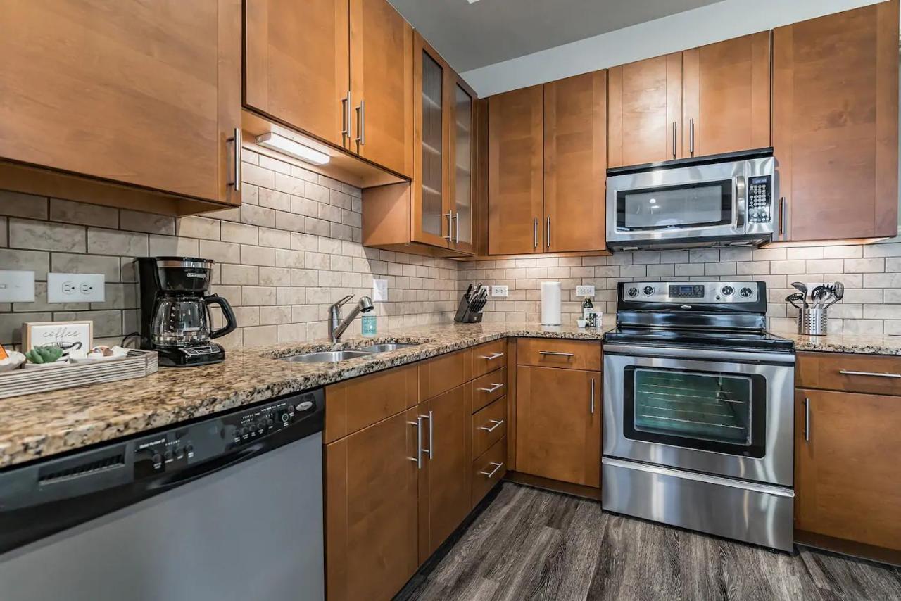 Spacious Flat + Gym + Pool Apartment