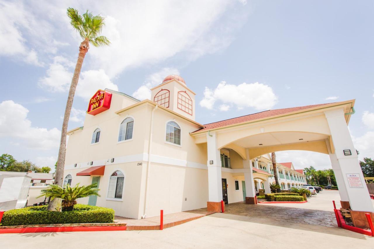 Motel Palace Beltway 8 & Westview 2*