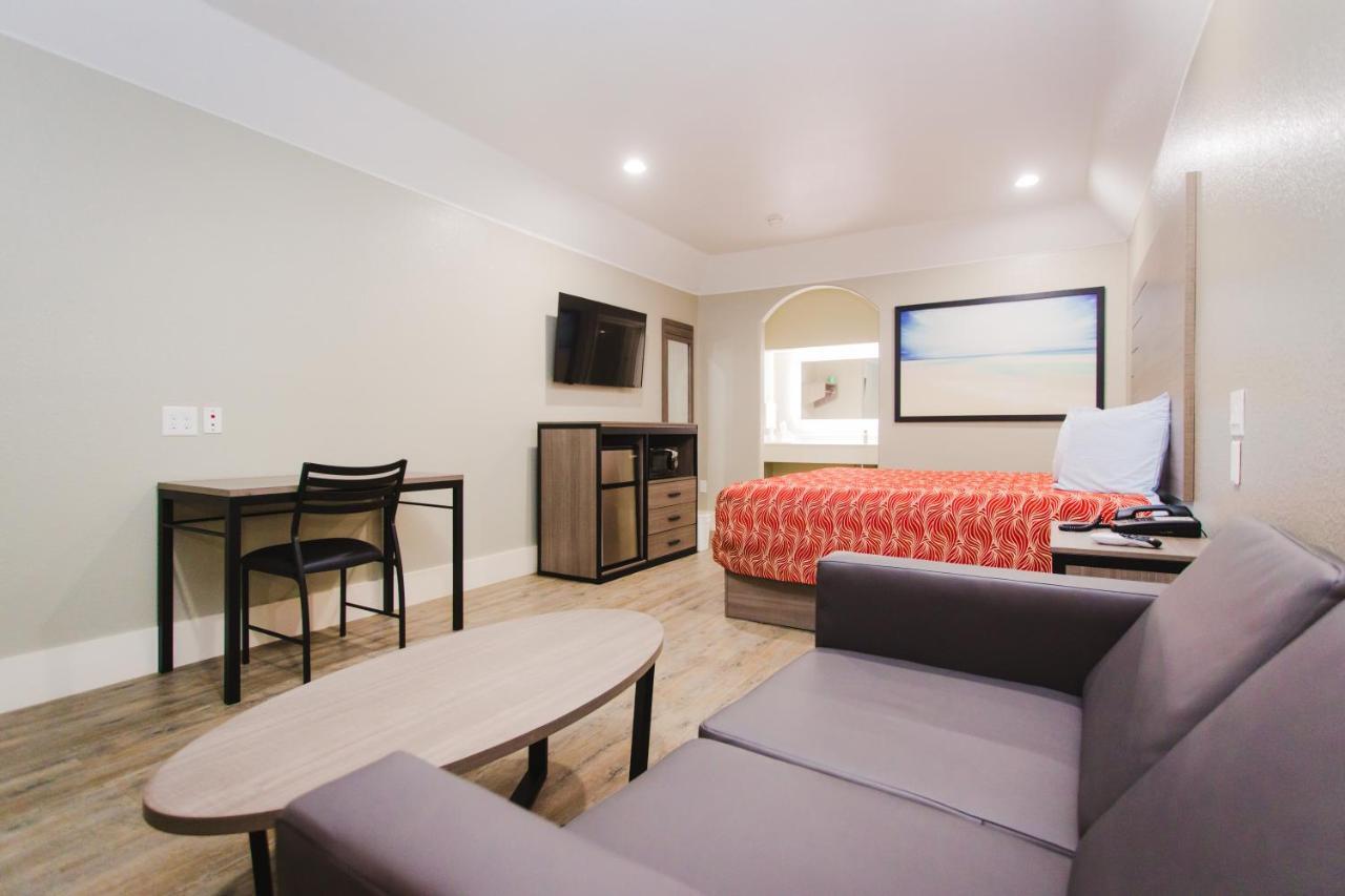 Motel Palace Beltway 8 & Westview 2*