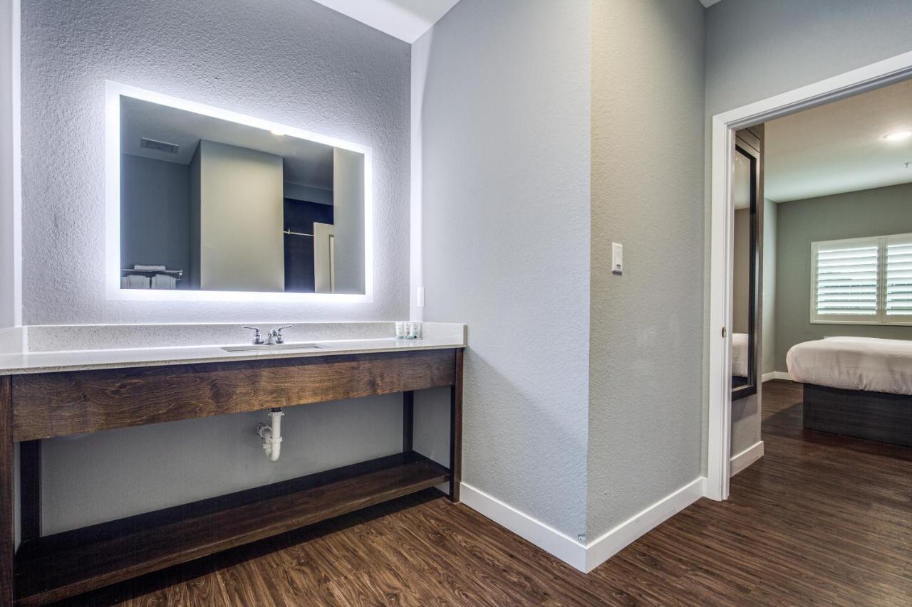 Scottish & Houston, Tx Hotel