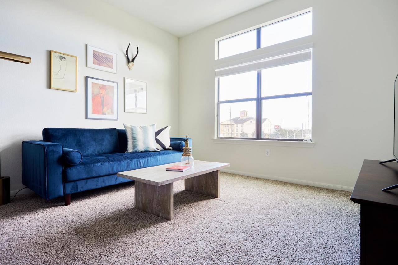 Sonder — Haven At Main 4* Houston