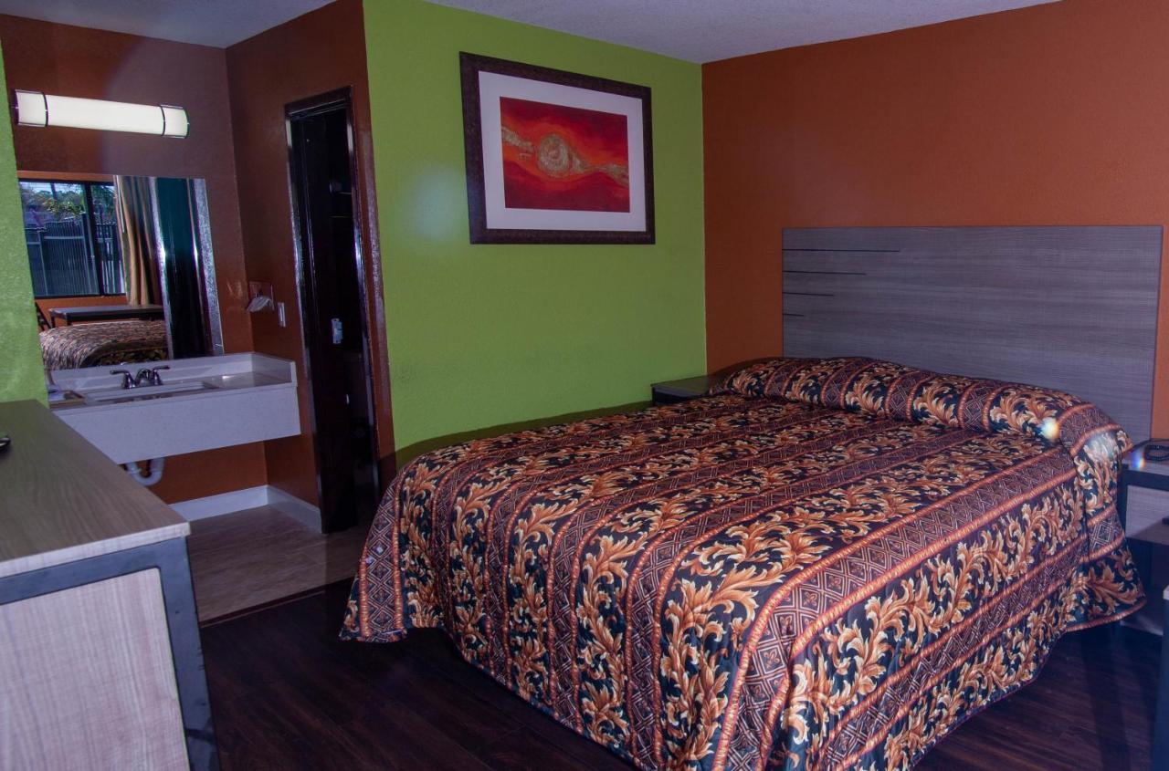 Cypress & Suites Motel Houston