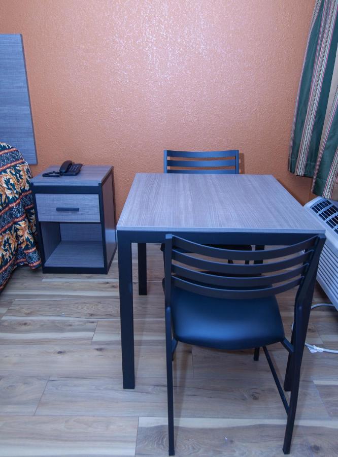 Cypress & Suites Motel *