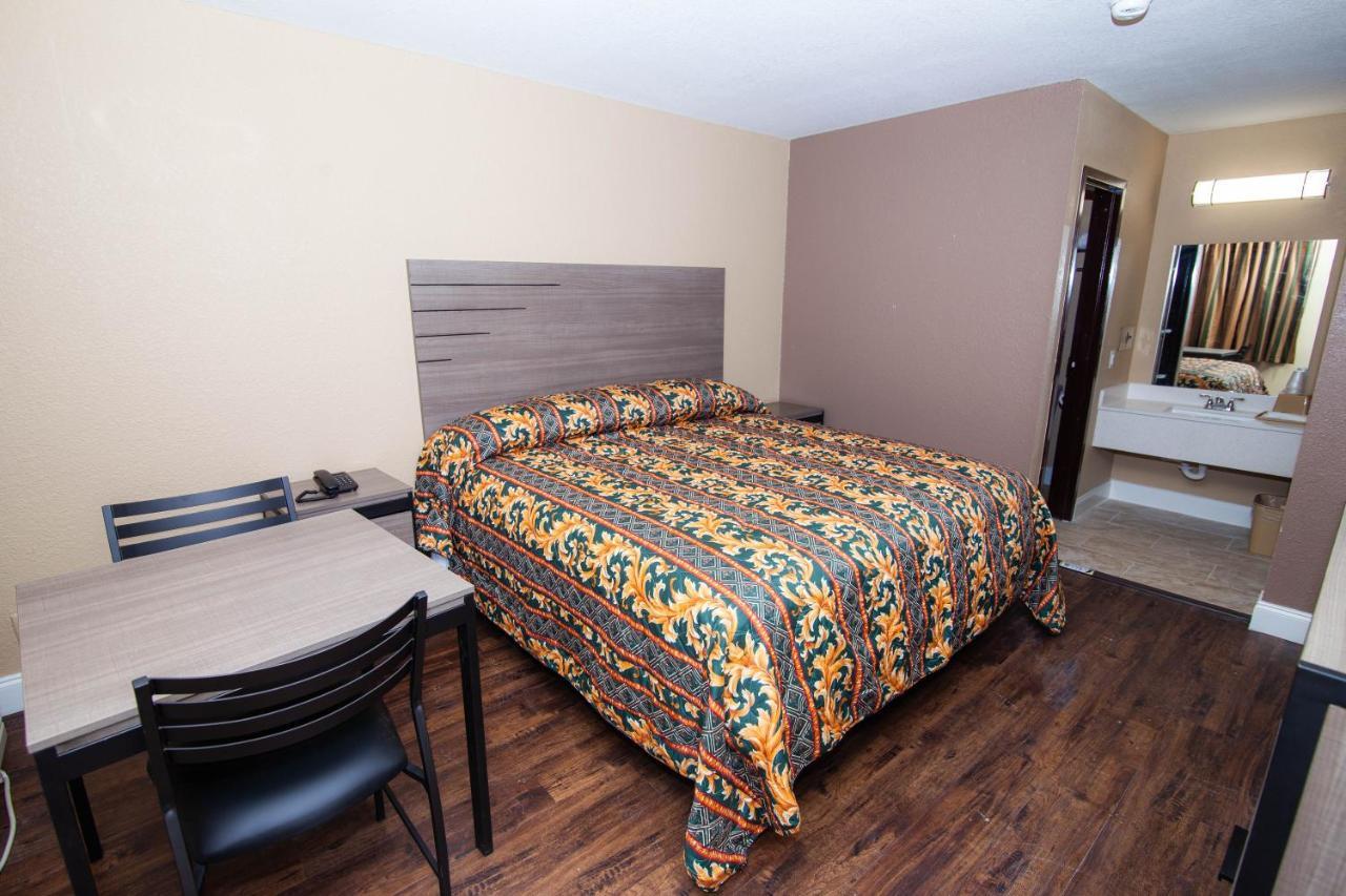 Cypress & Suites Motel