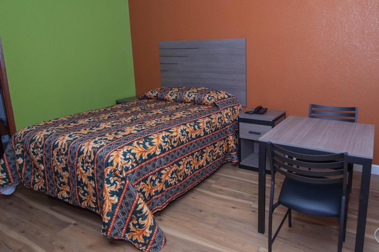Motel Cypress & Suites Houston