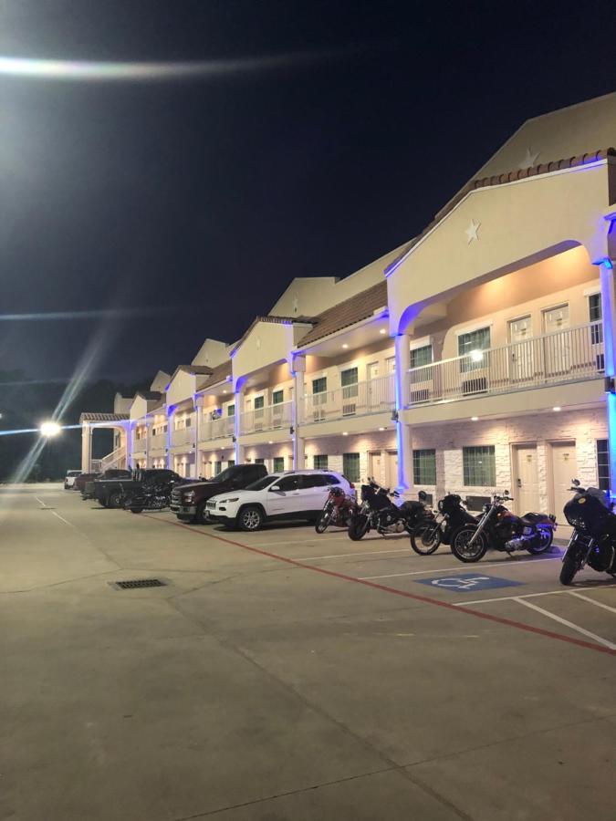 Baymont By Wyndham Kingwood Hotel 2*