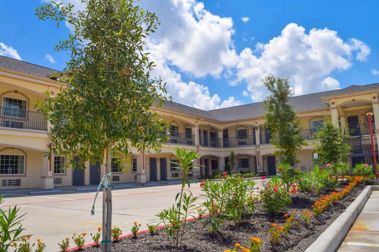 6 Houston, Tx - Willowbrook Mall Hotel 2*