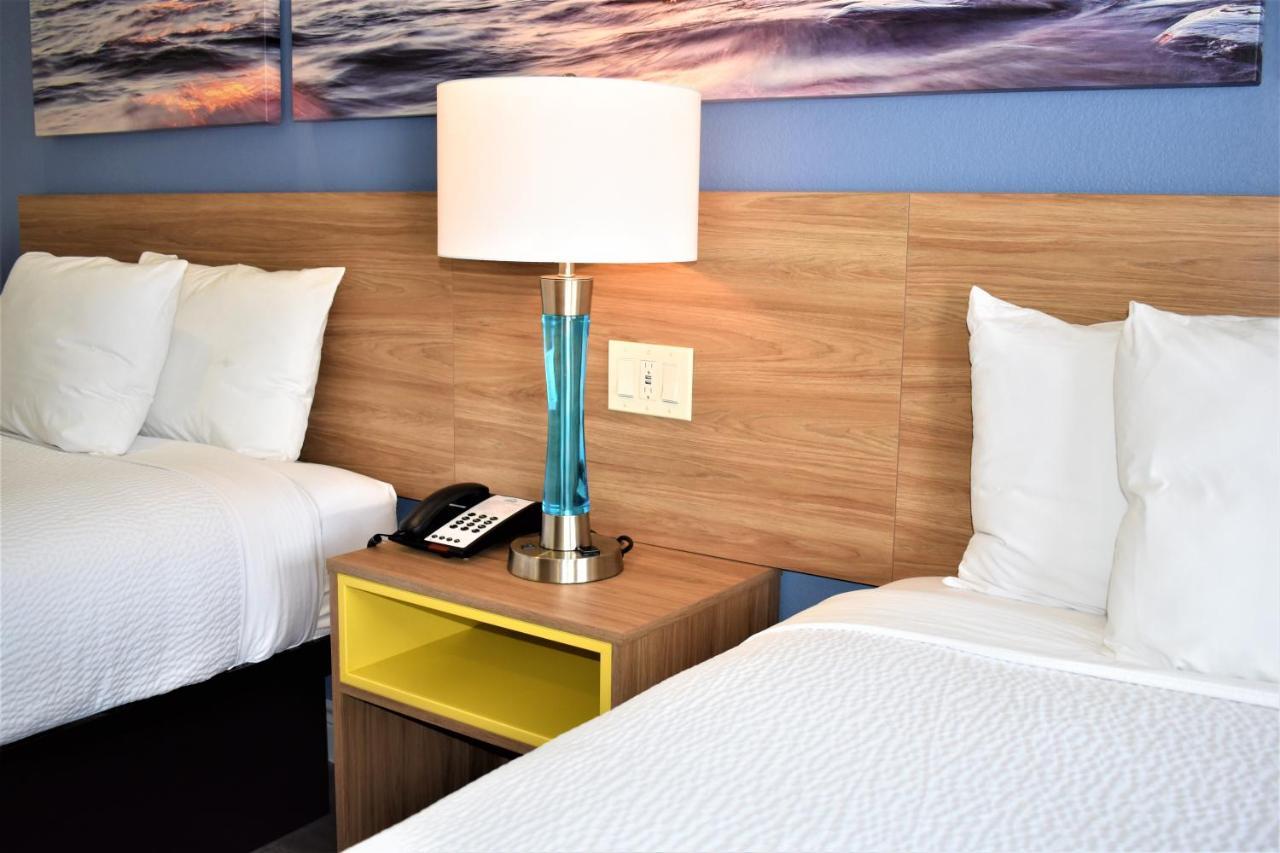 Days & By Wyndham Downtown/university Of Hotel 3*