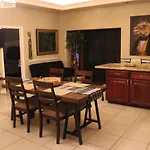 Mcgowen Street Airbnb With Laundry Room