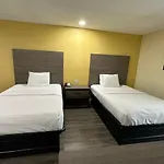 Rodeway Inn & Suites Hwy 290 Nw