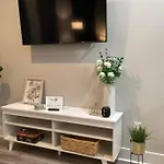 3 Bedroom Home 5-7Min From Downtown Houston