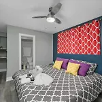 Convenient 1Br Unit Close To Shopping & Dining
