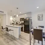 Perfect Stay With King Bed, Free Parking, Free Wi-Fi