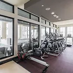 Modern Suite + Pool + Gym