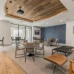 Modern Suite + Pool + Gym
